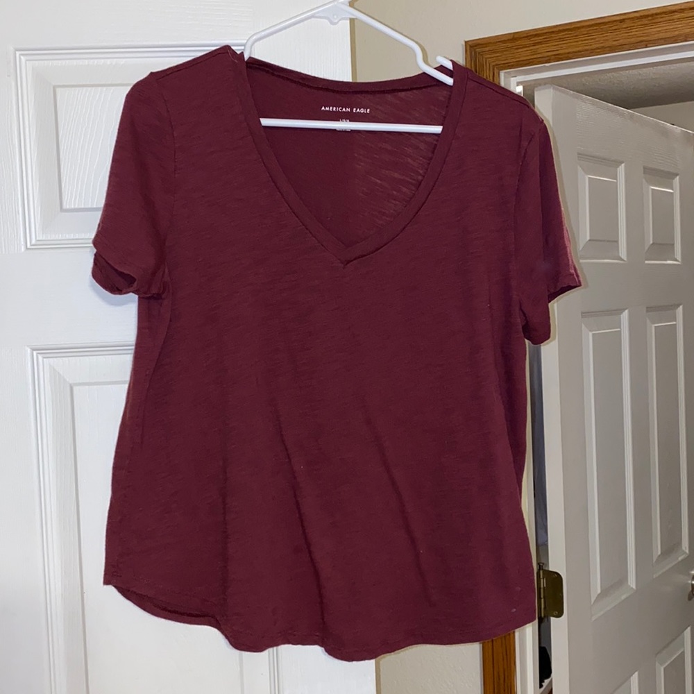Maroon v-neck T-shirt